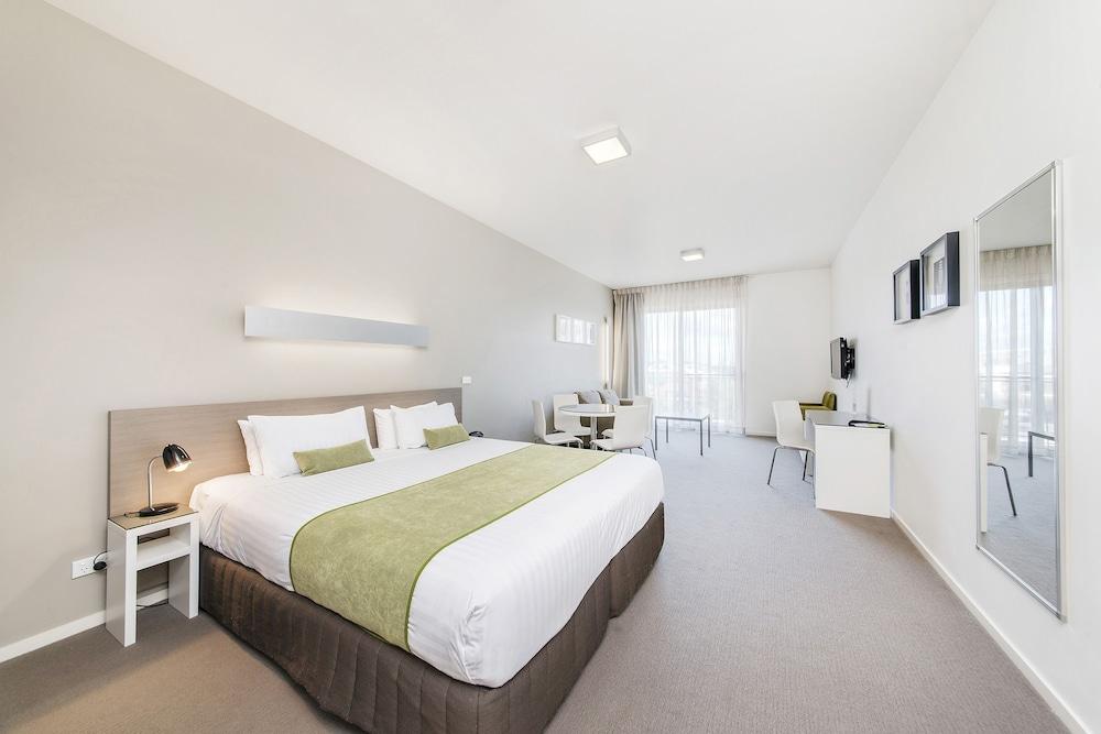Abode Gungahlin Apart otel Kanberra Dış mekan fotoğraf
