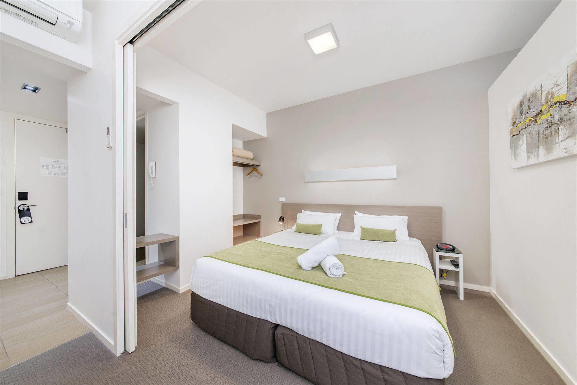 Abode Gungahlin Apart otel Kanberra Dış mekan fotoğraf