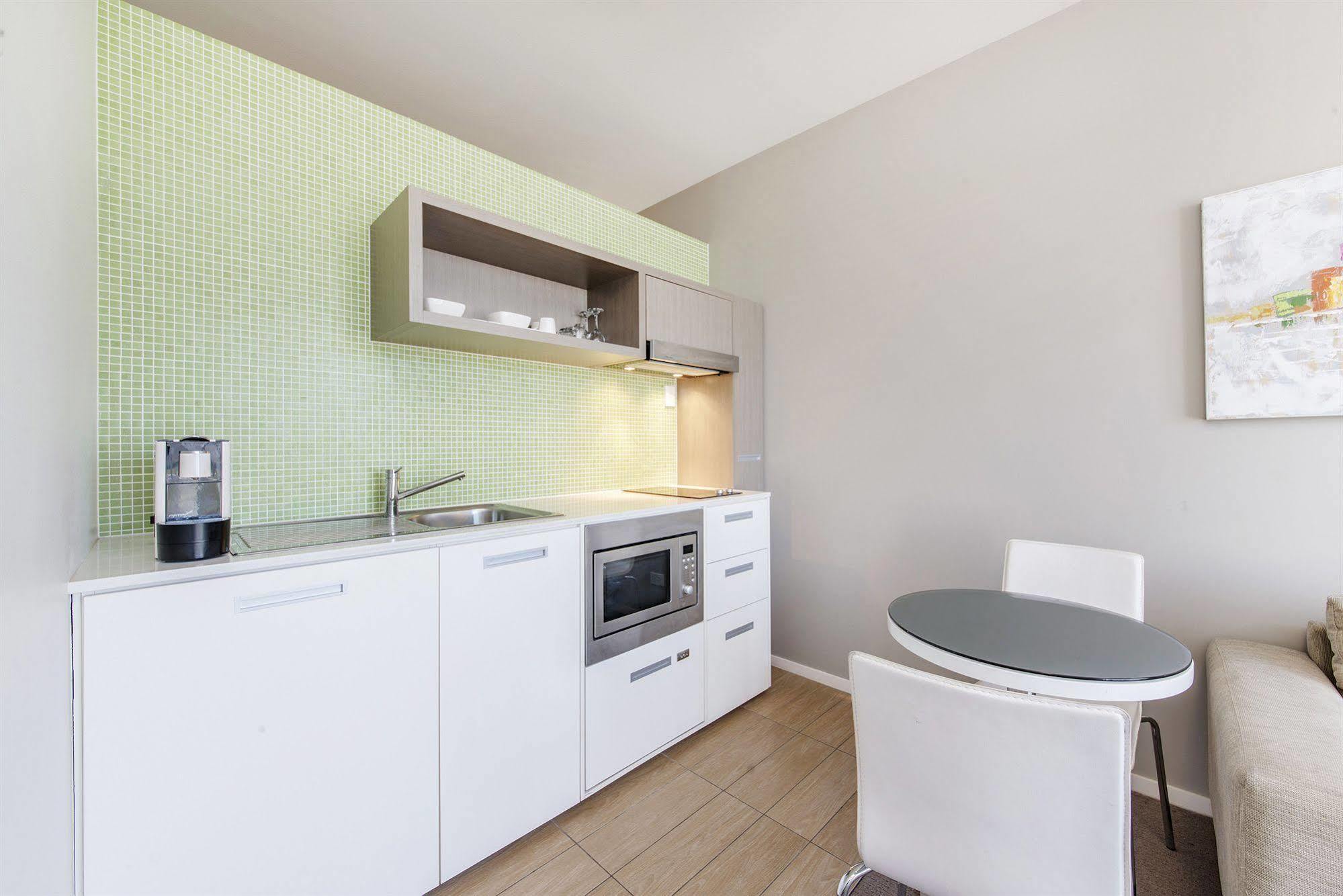 Abode Gungahlin Apart otel Kanberra Dış mekan fotoğraf