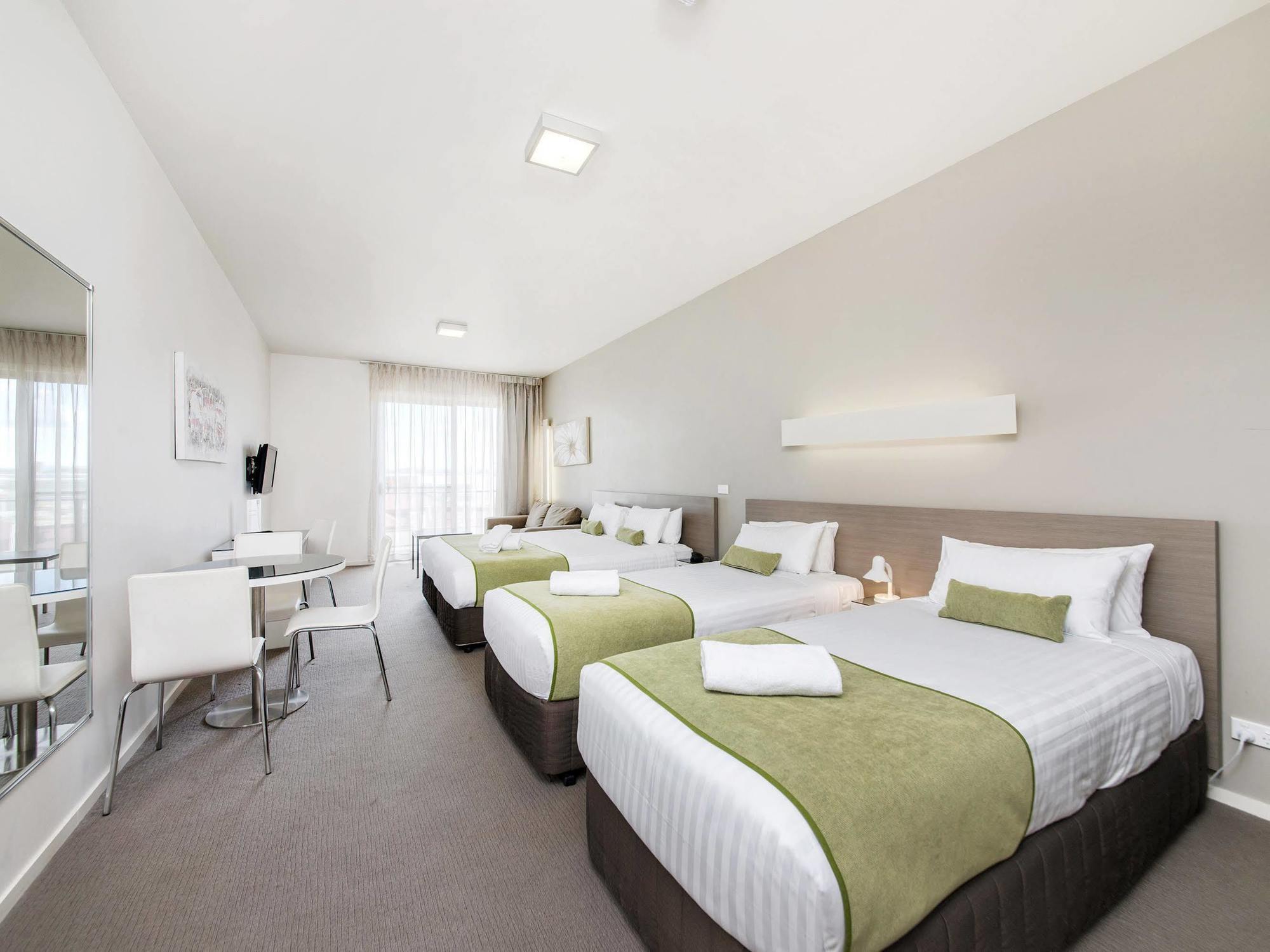 Abode Gungahlin Apart otel Kanberra Dış mekan fotoğraf